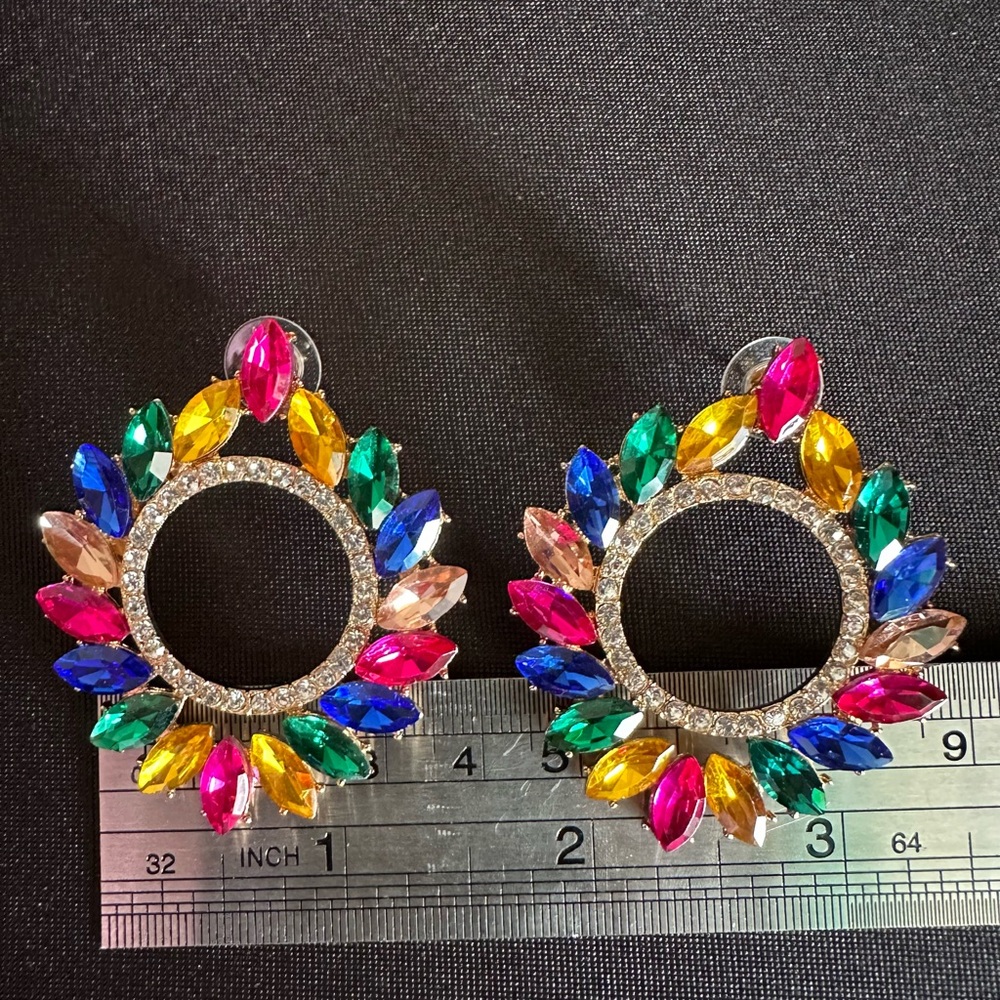 MULTI-COLOR OPEN CIRCLE STONE EARRINGS - Picture 5 of 5